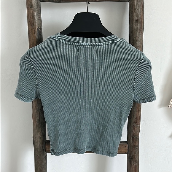 House Blue Short Sleeve Crop Top Small - Picture 5 of 7